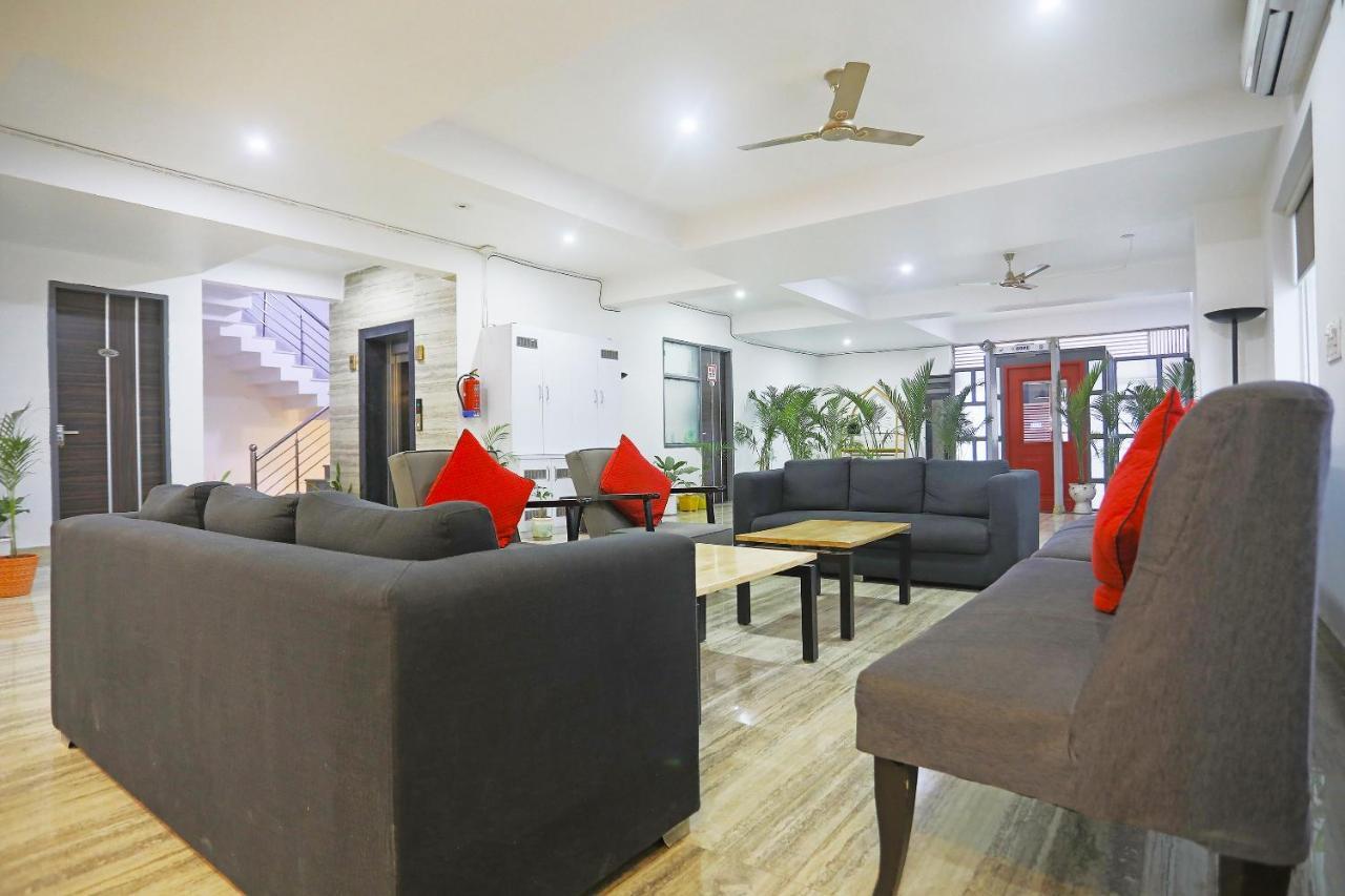 Hotel Super Townhouse Cloud Bay, Near Genpact, Sector-69, Gurgaon Exterior foto