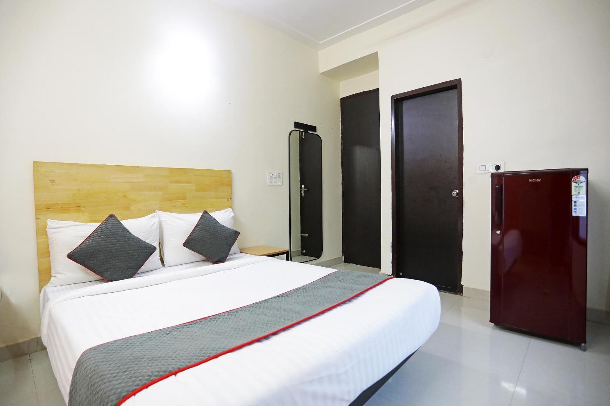 Hotel Super Townhouse Cloud Bay, Near Genpact, Sector-69, Gurgaon Exterior foto