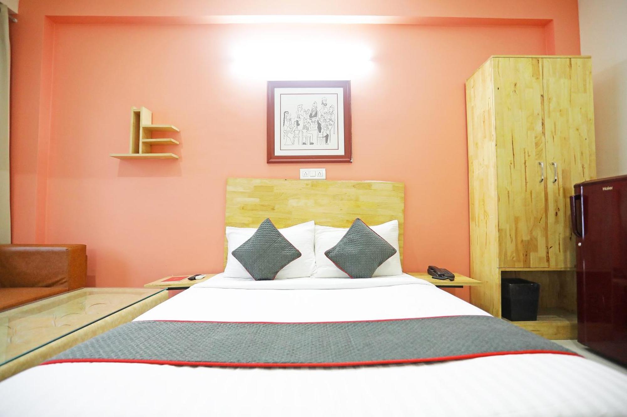 Hotel Super Townhouse Cloud Bay, Near Genpact, Sector-69, Gurgaon Exterior foto