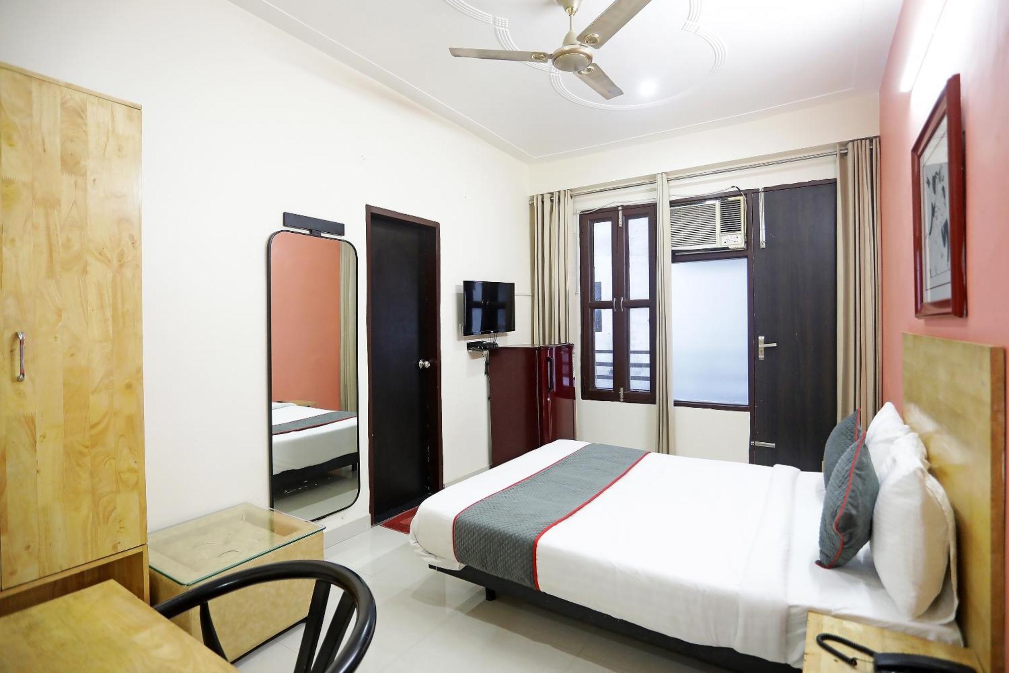 Hotel Super Townhouse Cloud Bay, Near Genpact, Sector-69, Gurgaon Exterior foto