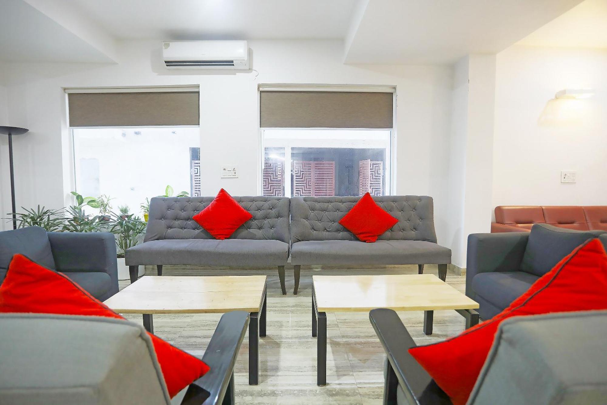 Hotel Super Townhouse Cloud Bay, Near Genpact, Sector-69, Gurgaon Exterior foto