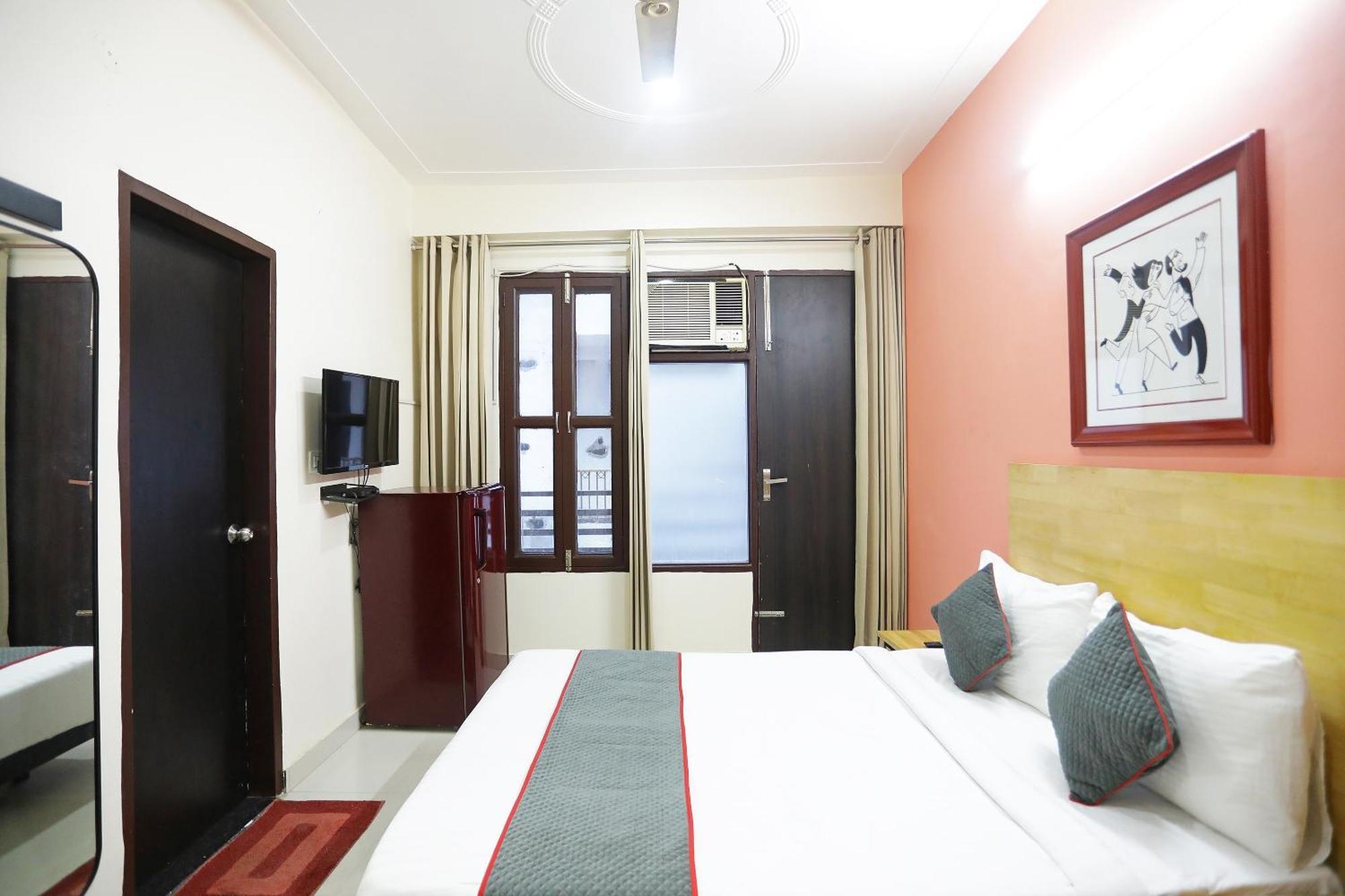 Hotel Super Townhouse Cloud Bay, Near Genpact, Sector-69, Gurgaon Exterior foto