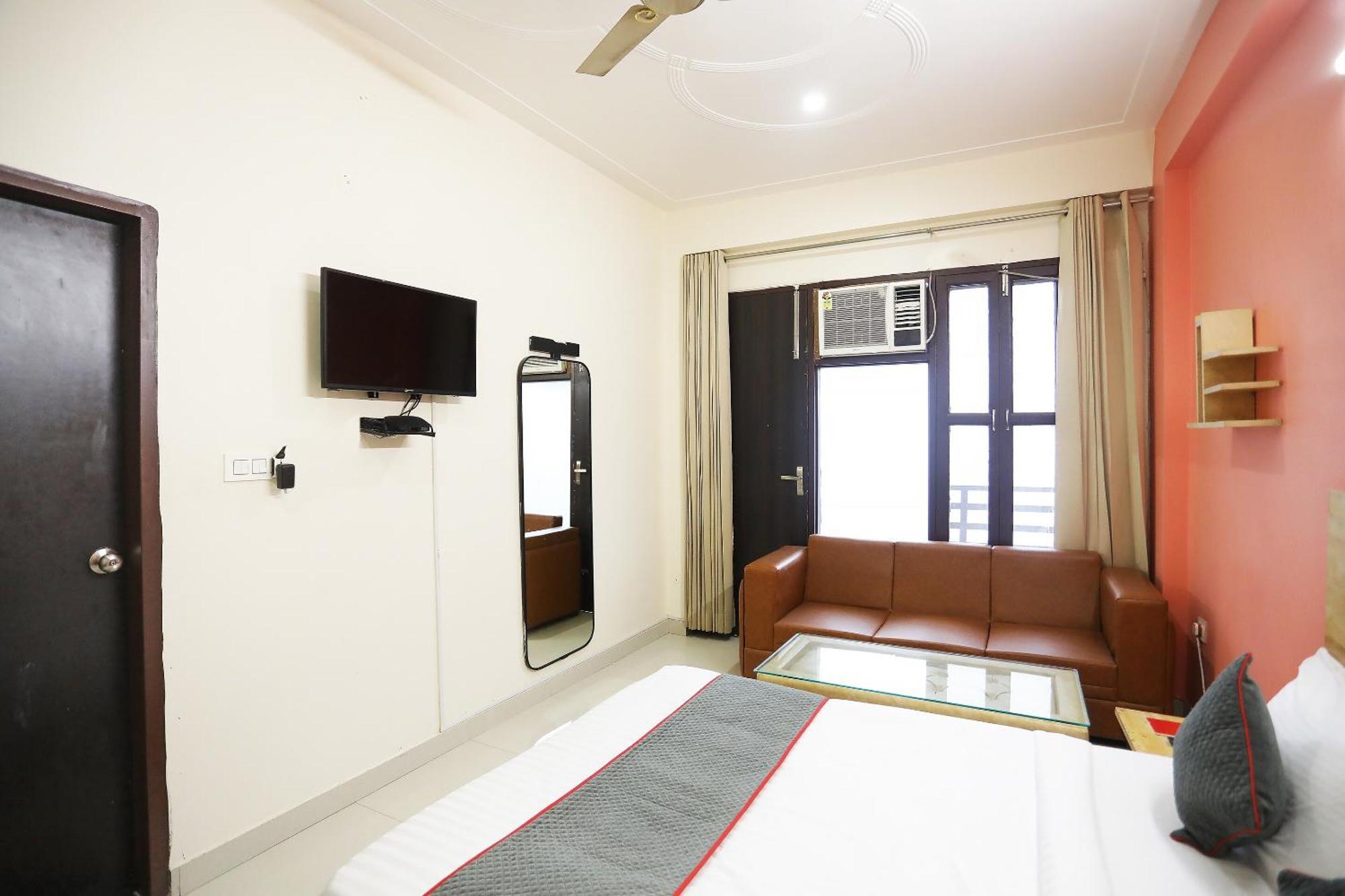 Hotel Super Townhouse Cloud Bay, Near Genpact, Sector-69, Gurgaon Exterior foto