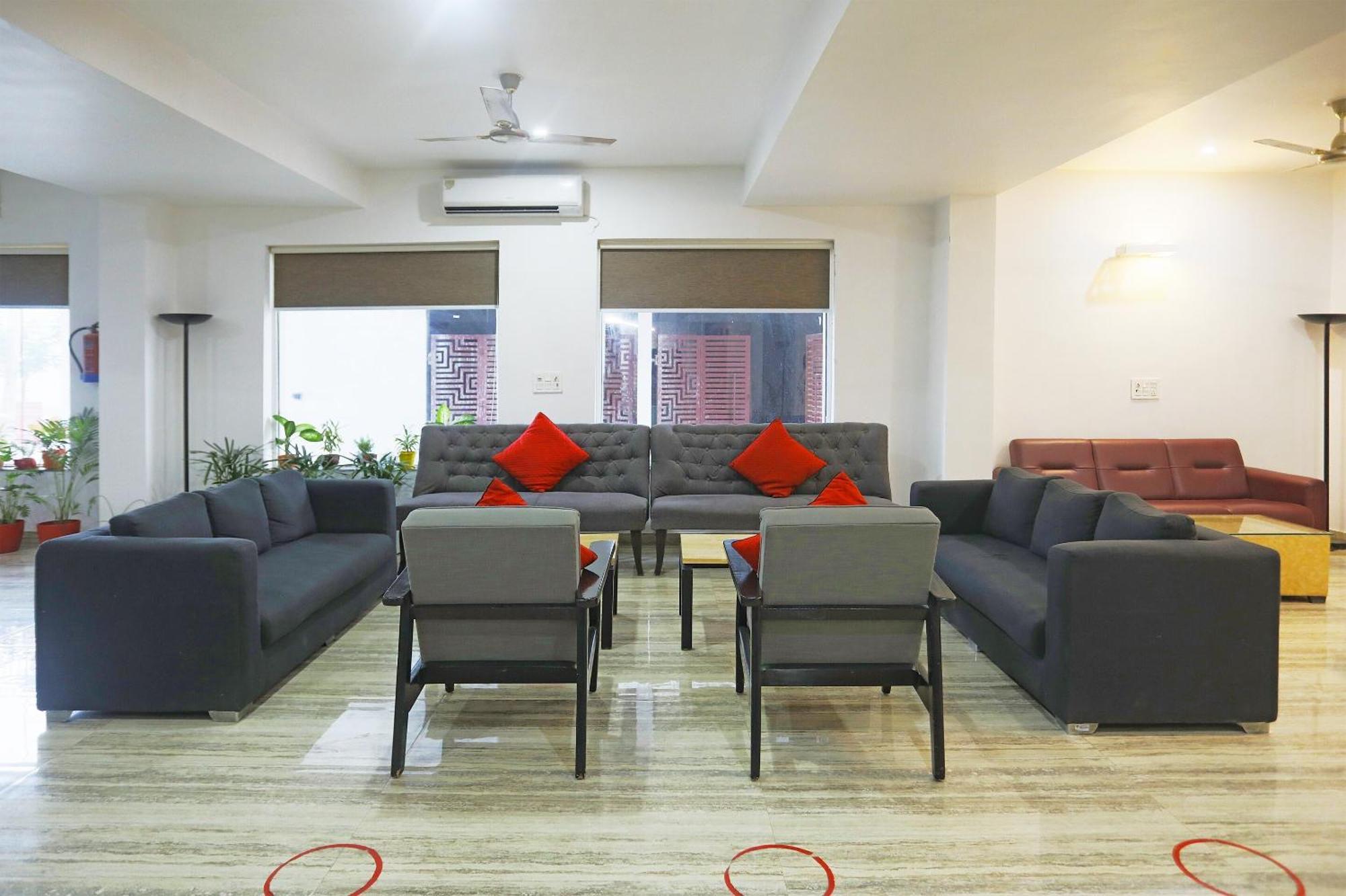 Hotel Super Townhouse Cloud Bay, Near Genpact, Sector-69, Gurgaon Exterior foto