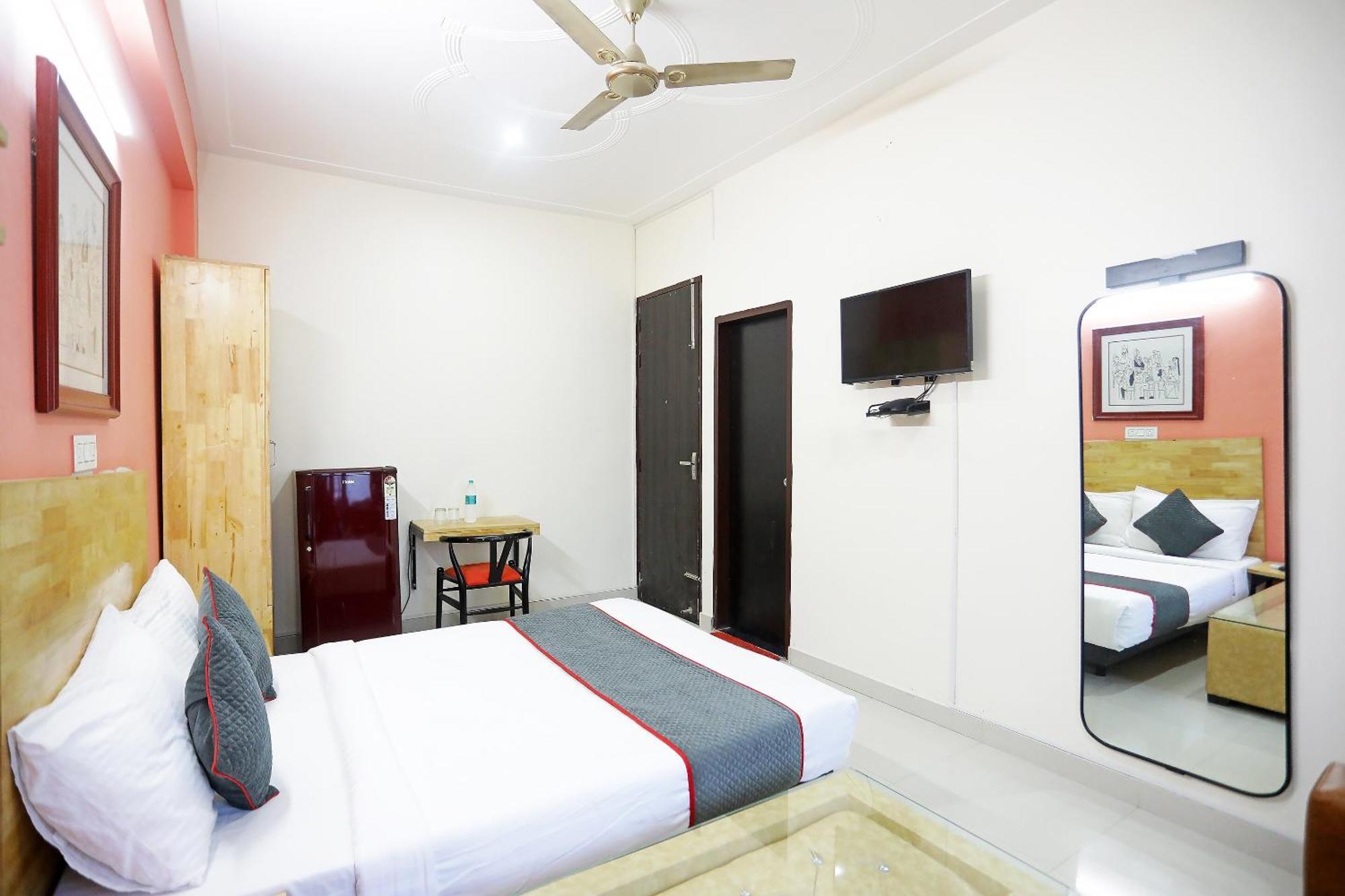 Hotel Super Townhouse Cloud Bay, Near Genpact, Sector-69, Gurgaon Exterior foto