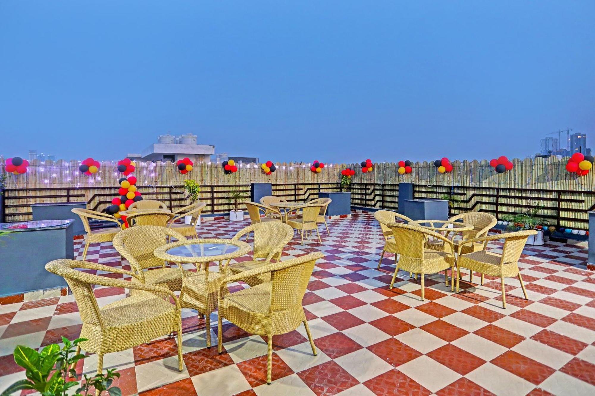 Hotel Super Townhouse Cloud Bay, Near Genpact, Sector-69, Gurgaon Exterior foto